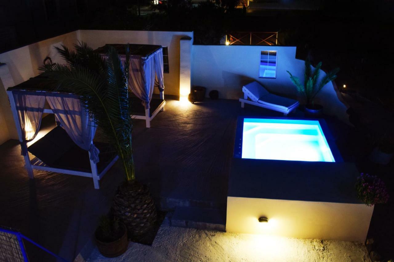 Marina'S Studios Perivolos  Exterior photo
